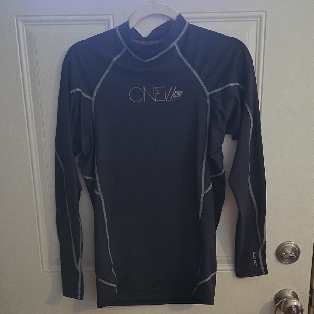 O'Neill Men's Black Long Sleeve Rash Guard with Gray Stitching NWOT